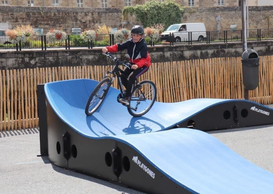 Pumptrack modulaire Brookland à Lannion (Côtes-d'Armor), usagers en action