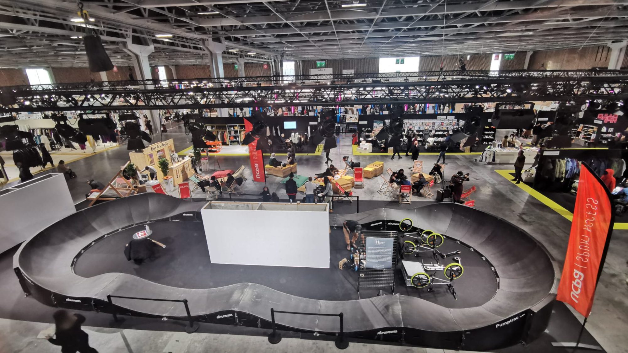 Pumptrack modulaire au salon Who's Next 2022 à Paris, vue d'ensemble