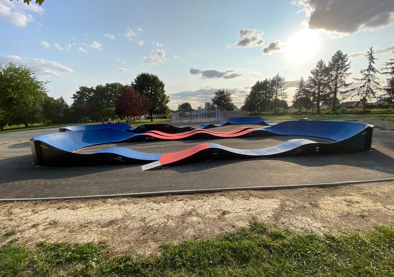 Pumptrack modulaire sur mesure à La Veuve (Marne), vue d'ensemble