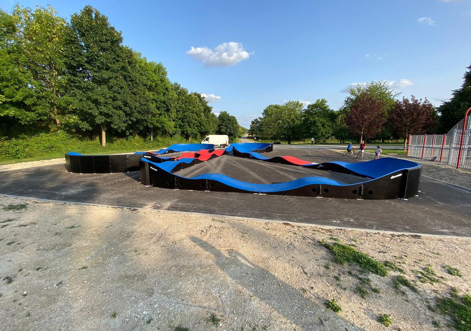 Pumptrack modulaire sur mesure à La Veuve (Marne), piste terminée