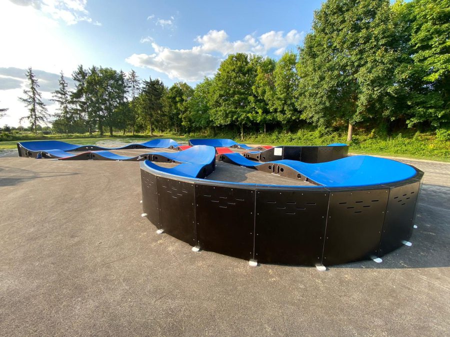 Pumptrack modulaire sur mesure à La Veuve (Marne), piste terminée (troisième vue)