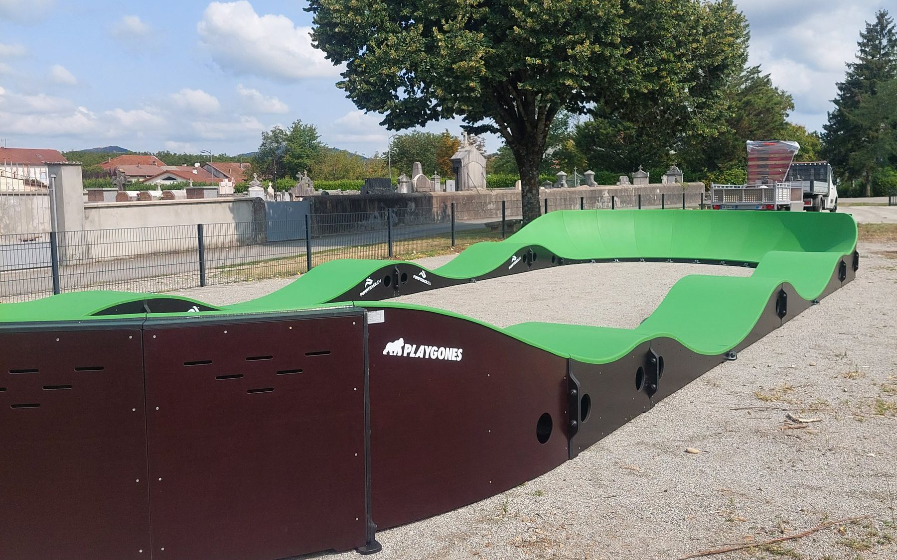Pumptrack modulaire Monza à Têche (Isère), vue d'ensemble (troisième vue)
