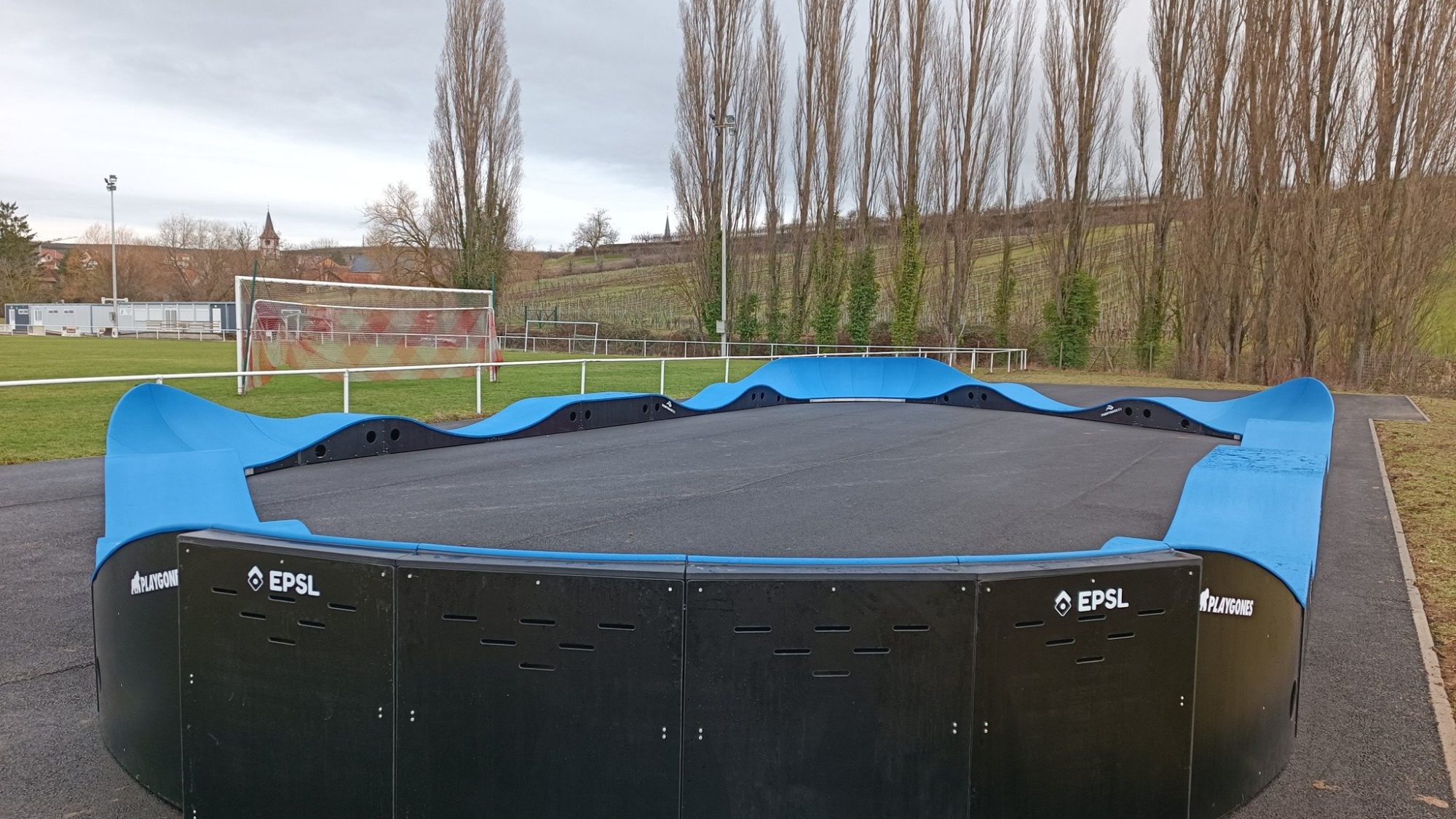 Pumptrack modulaire Casino Square à Balbronn (Bas-Rhin), vue d'ensemble
