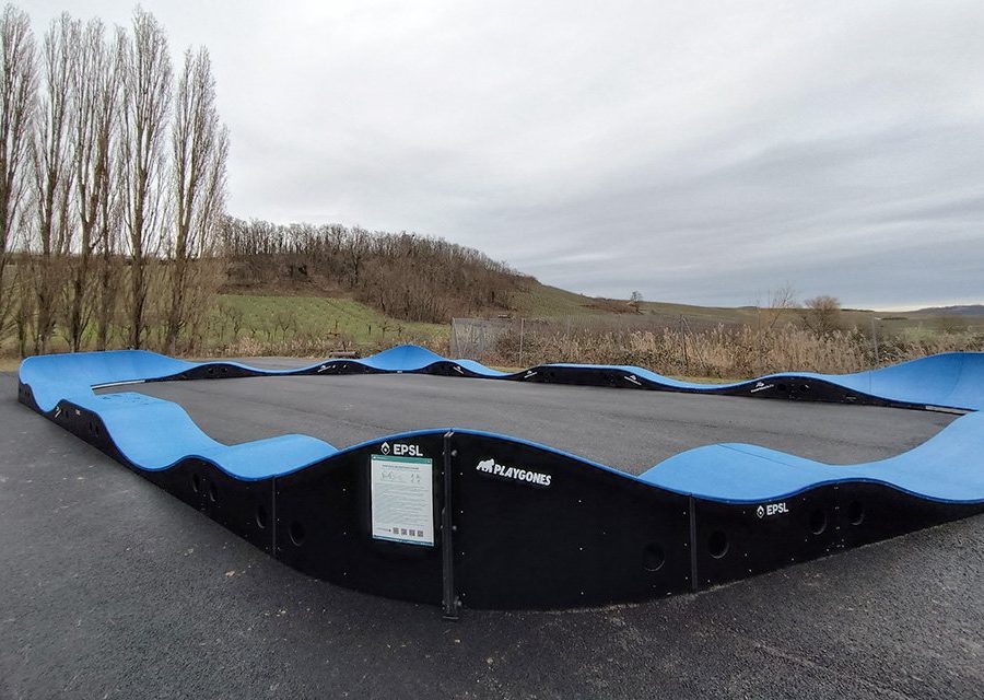 Pumptrack modulaire Casino Square à Balbronn (Bas-Rhin), vue d'ensemble (troisième vue)