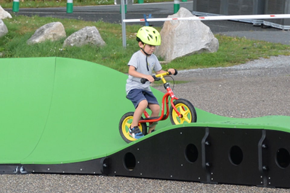 Chalmazel une pumptrack dans une station de ski