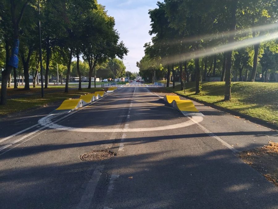 Pumptrack modulaire à Amiens (Somme), vue latérale de la piste (troisième vue)