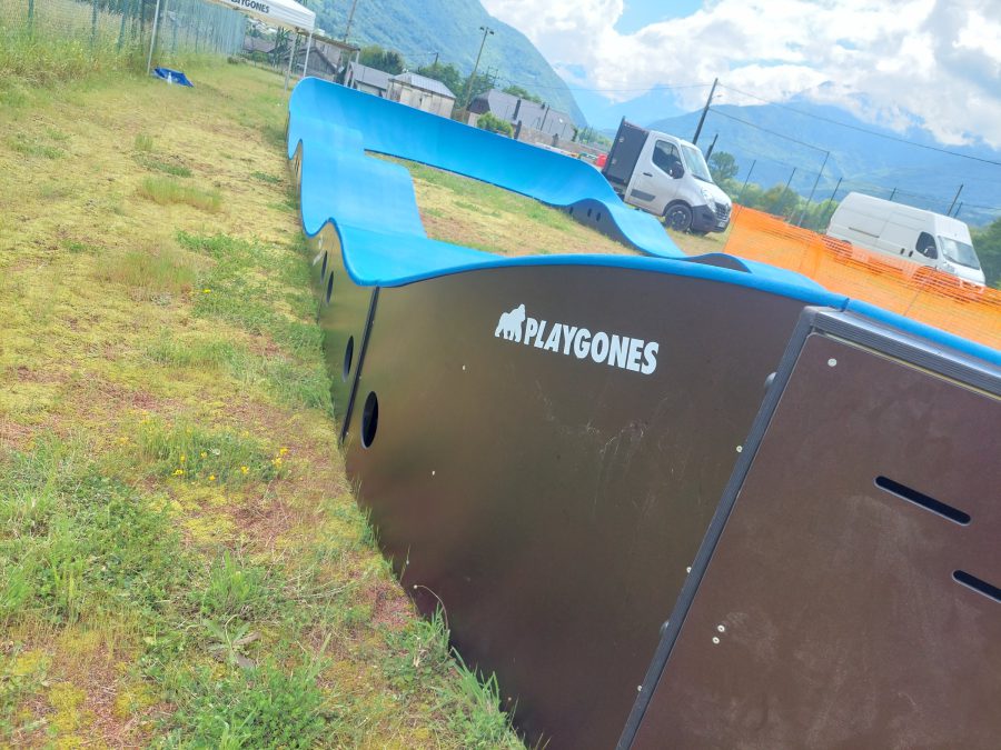 Pumptrack modulaire Monza à Argentine (Savoie), vue latérale de la piste (troisième vue)