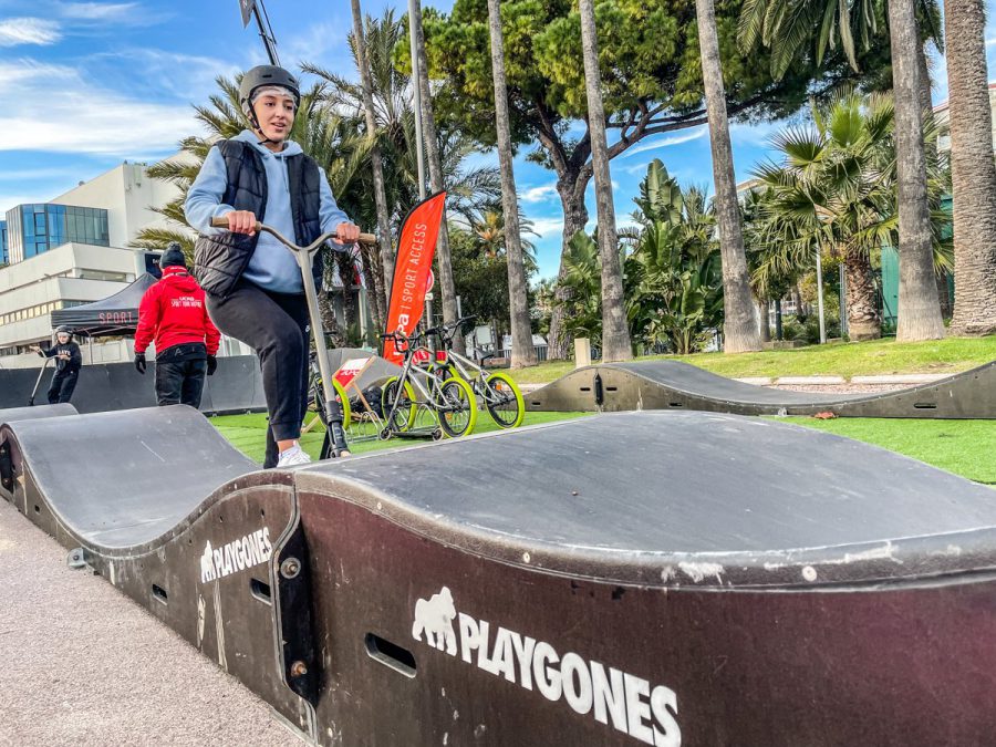 Pumptrack modulaire à Cannes (Alpes-Maritimes), usagers en action (sixième vue)