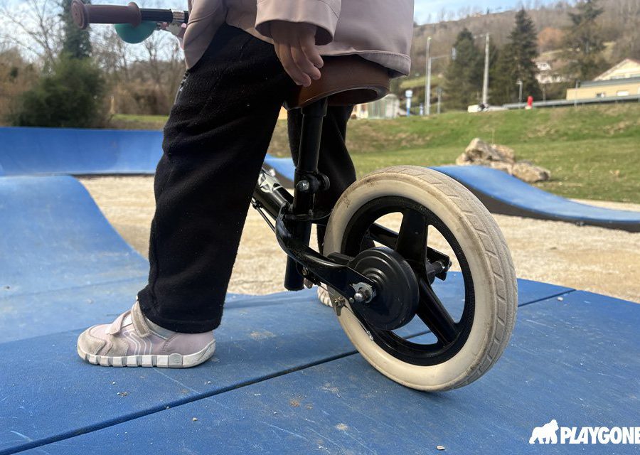 Pumptrack modulaire Monza à Cessieu (Isère), usagers en action