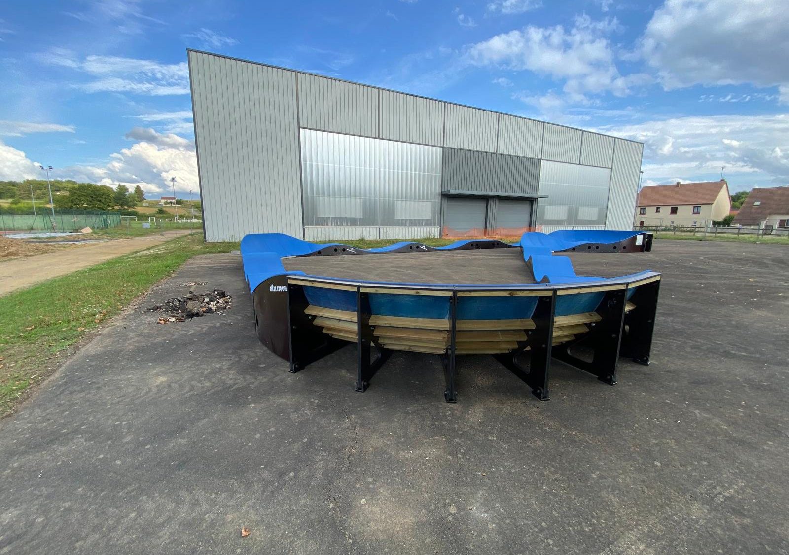 Pumptrack modulaire Brookland à Charny Orée de Puisaye (Yonne), piste terminée