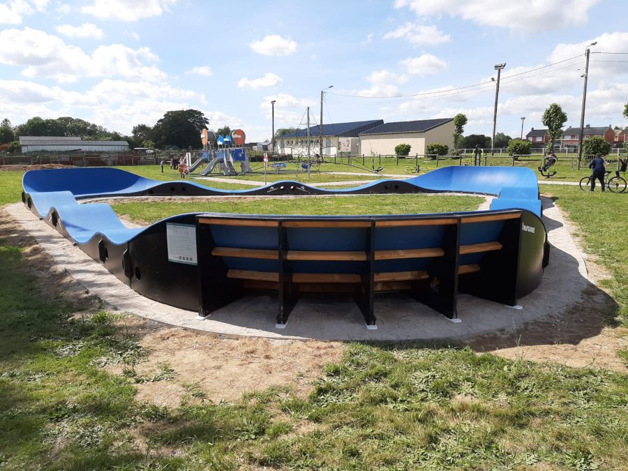 Pumptrack modulaire Triangle à Harbonnières (Somme), piste terminée