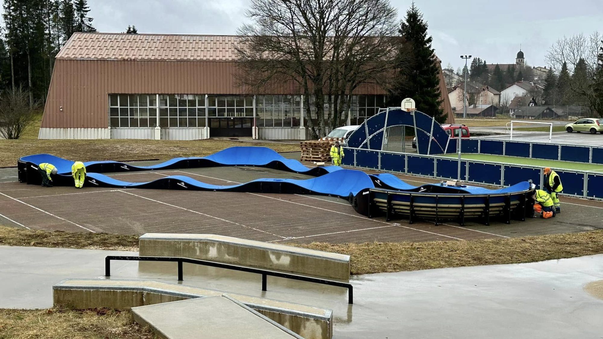 Pumptrack modulaire Brookland à Les Rousses (Jura), vue d'ensemble
