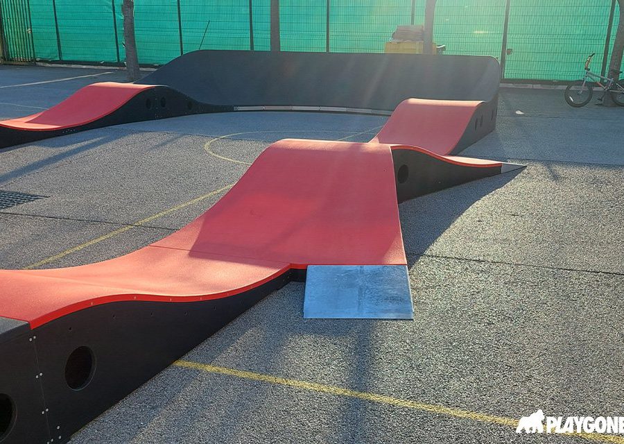 Pumptrack modulaire Monza à Nice (Alpes-Maritimes), bosses et virages relevés