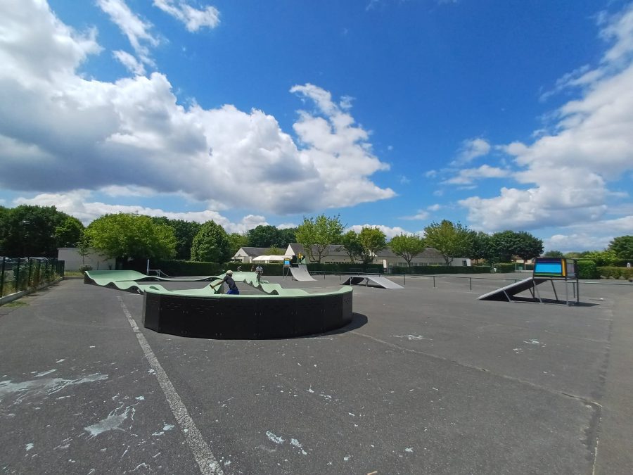 Pumptrack modulaire Brookland à Saint-Germain-lès-Corbeil (Essonne), vue d'ensemble (troisième vue)