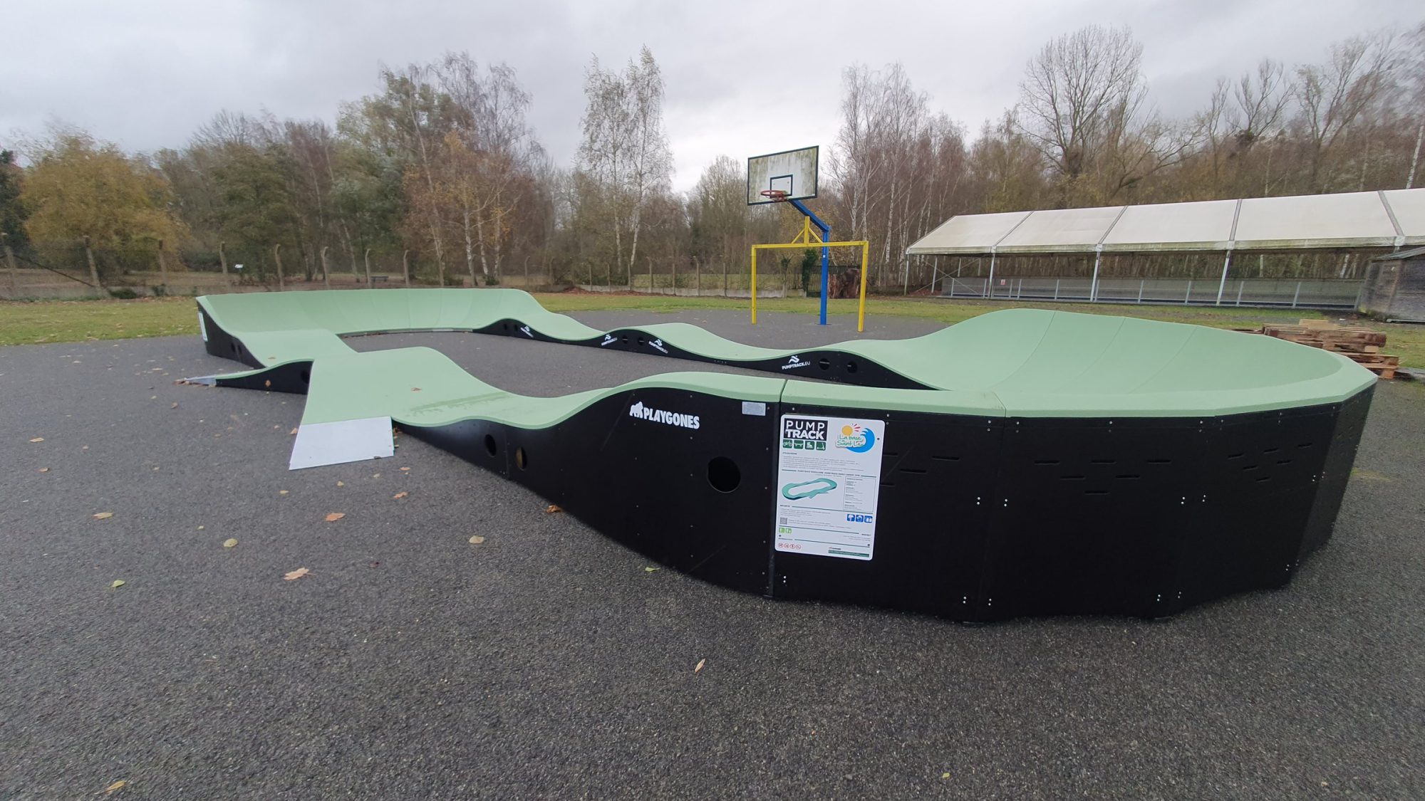Pumptrack modulaire à Saint-Leu-d'Esserent (Oise), vue d'ensemble