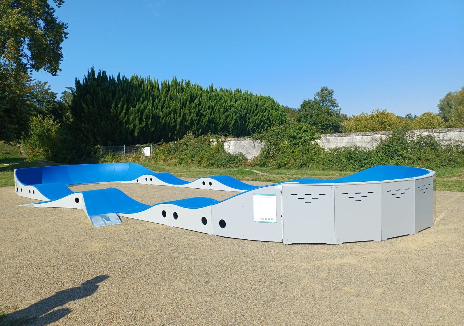 Pumptrack modulaire Monza à Saumur (Maine-et-Loire), vue d'ensemble