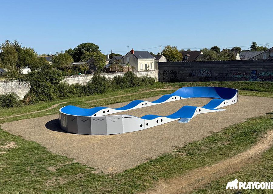Pumptrack modulaire Monza à Saumur (Maine-et-Loire), vue latérale de la piste (troisième vue)