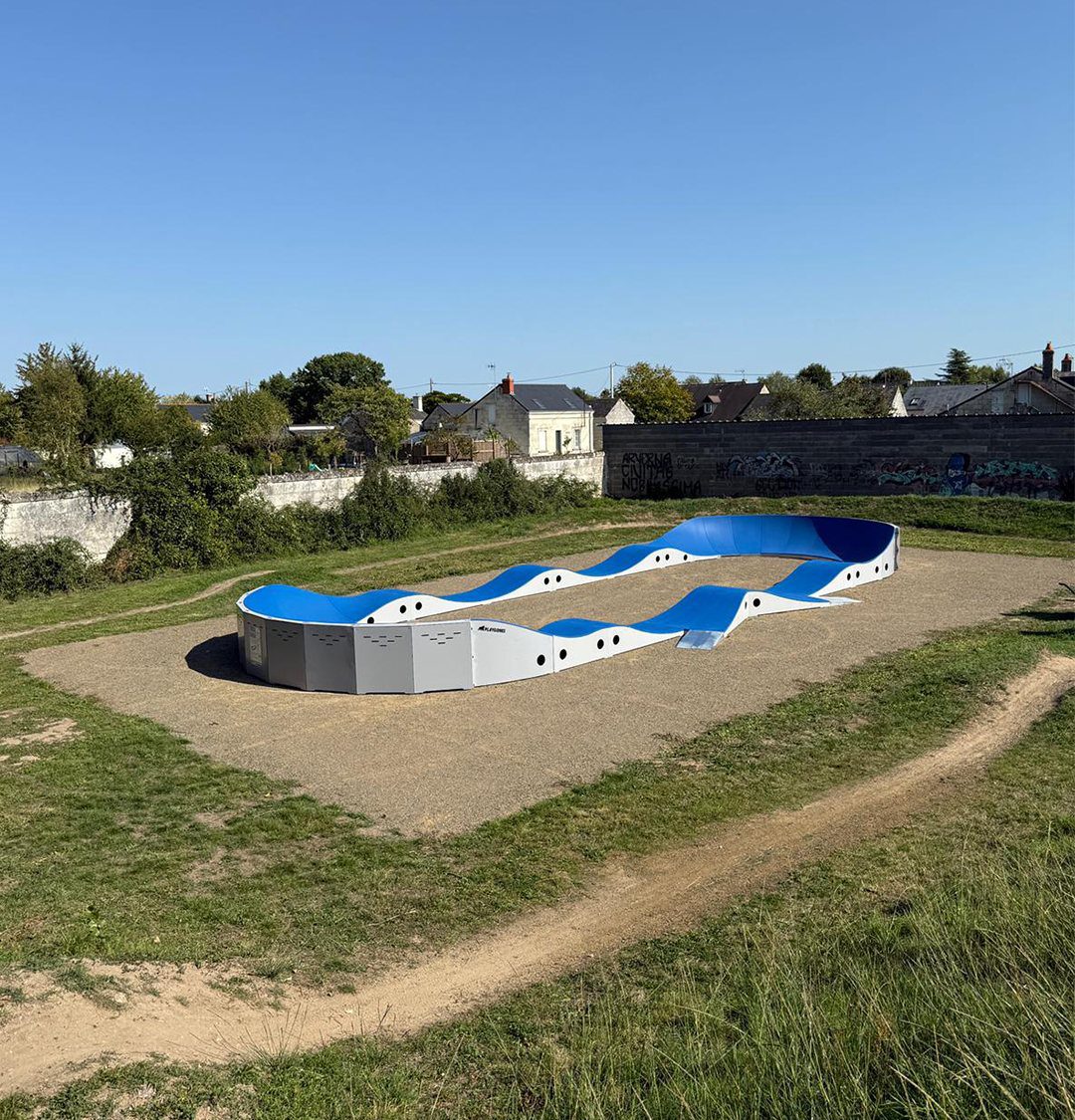 Pumptrack modulaire Monza à Saumur (Maine-et-Loire), vue d'ensemble (sixième vue)