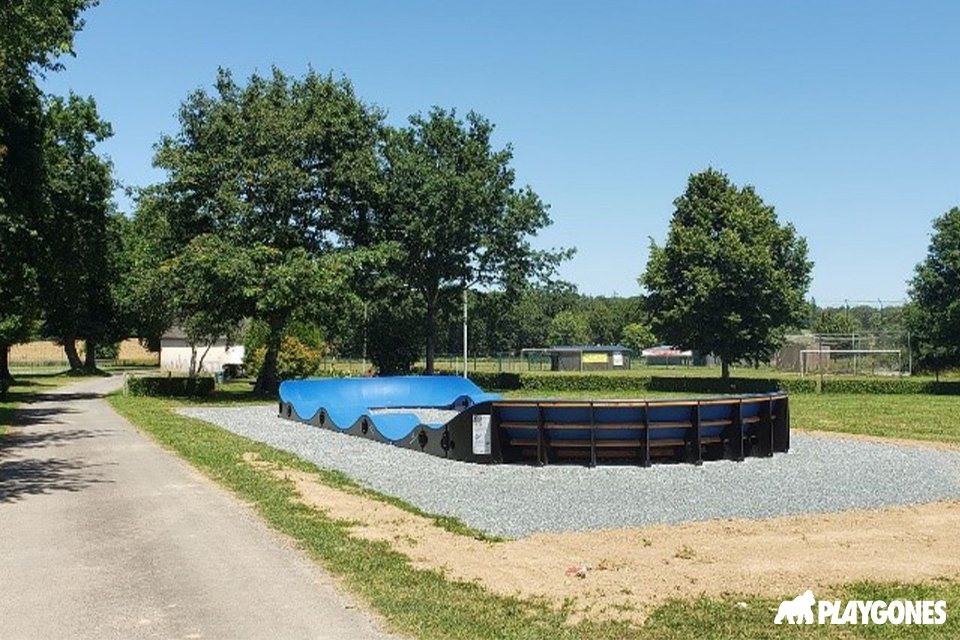 Pumptrack modulaire Speedway à Val d'Anast (Ille-et-Vilaine), vue d'ensemble (troisième vue)