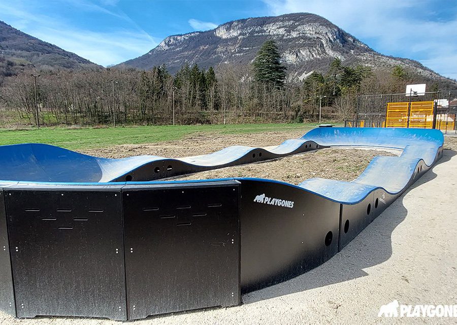 Pumptrack modulaire Monza à Virieu-le-Grand (Ain), piste terminée (troisième vue)